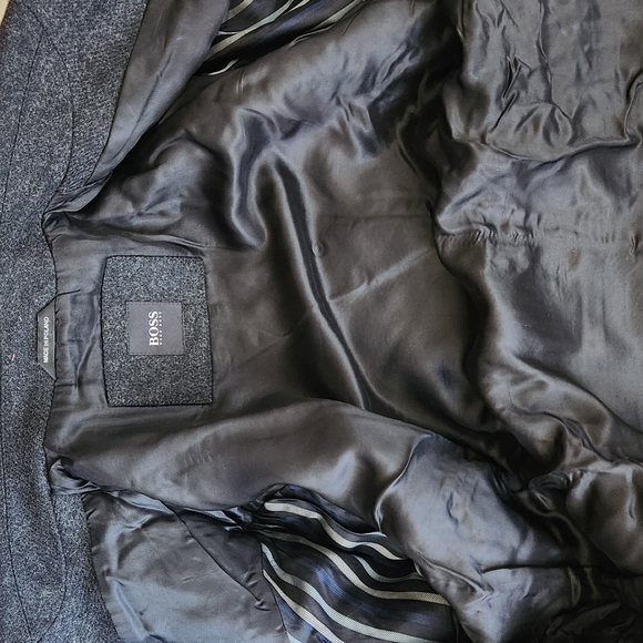 Hugo Boss Double-Breasted Wool Coat - Picture 3 of 8